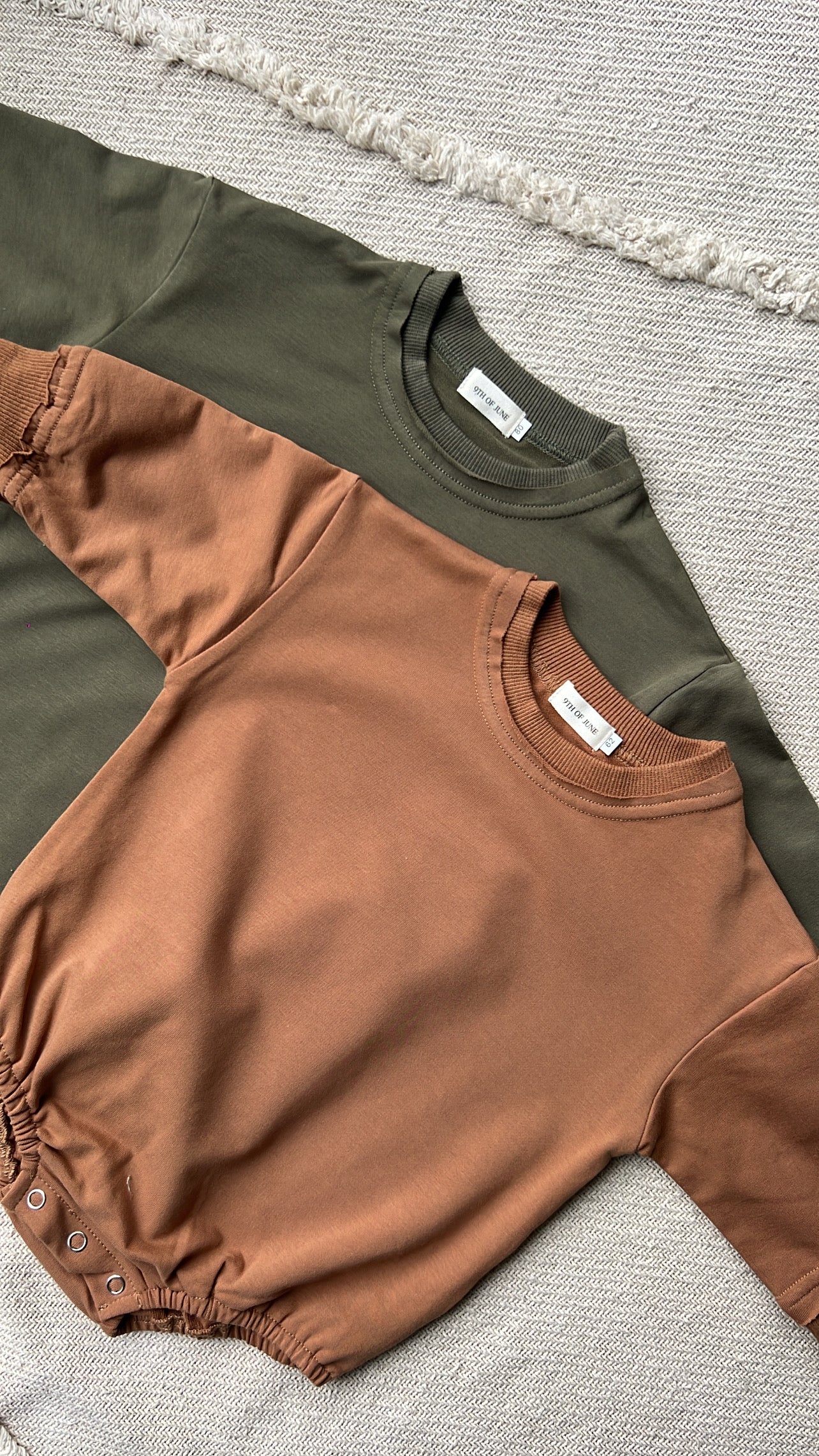 NOVI - sweater army green